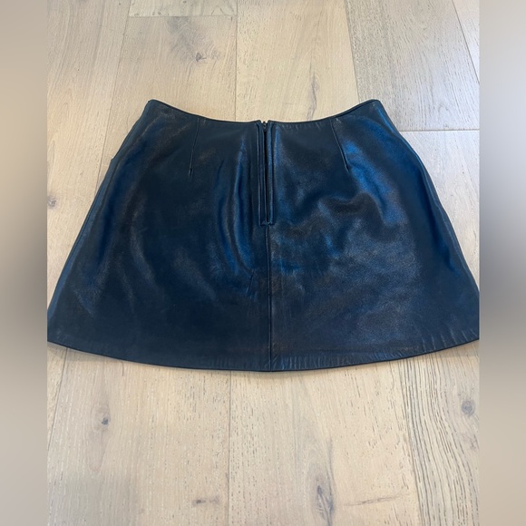 100% Geniune Leather Bebe A-Line Mini Skirt - Black - Size 6 - Like New - Picture 2 of 3